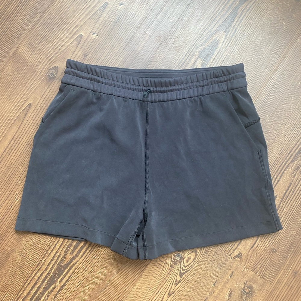 Lululemon Softstreme High-Rise Short 4" Black Size 10 - Picture 3 of 7